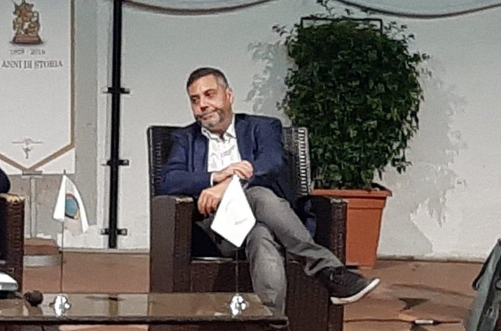 Andrea Vianello emoziona il ‘Polimeni’: presentato ai Caffè letterari il libro ‘Ogni parola che sapevo’