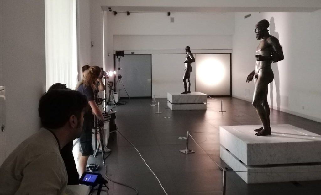 I Bronzi di Riace tornano in tv: le telecamere Sky al Museo di Reggio