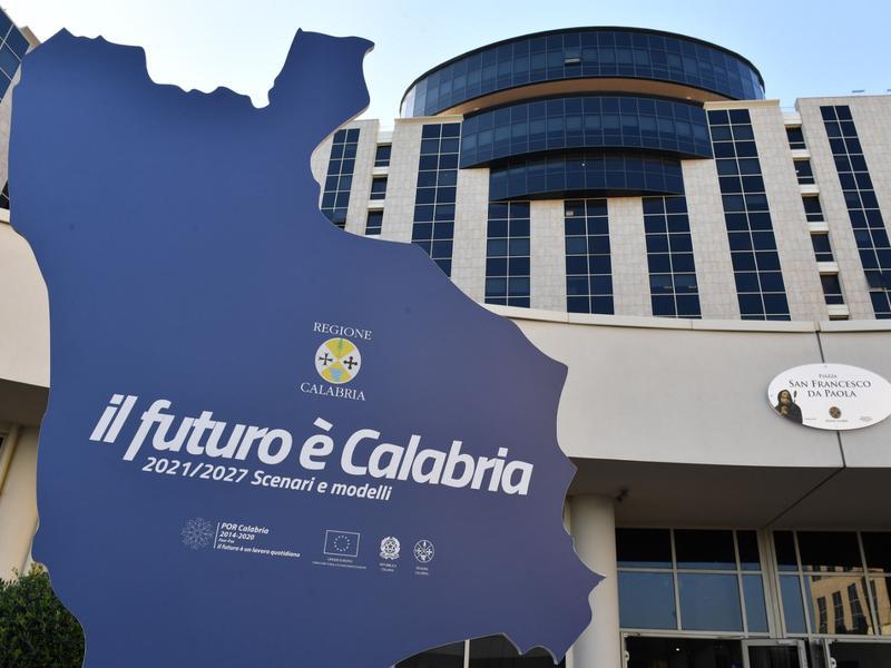 Fondi Ue, la Regione Calabria prova a presentarsi all’Europa