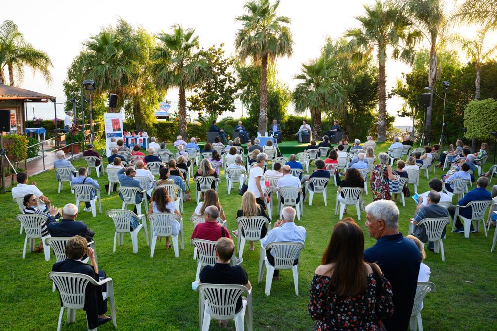 Ripartire dalla cultura: il nuovo ‘debutto’ della Fondazione Falcomatà – FOTO