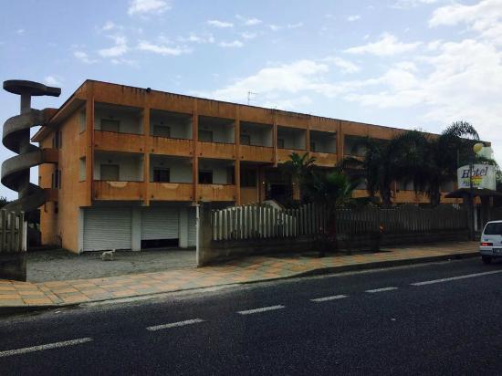 Riace, Trifoli contro il centro quarantena per migranti
