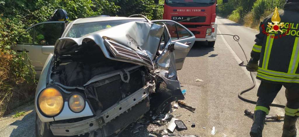 Calabria, SS 572 chiusa al traffico per incidente stradale – FOTO