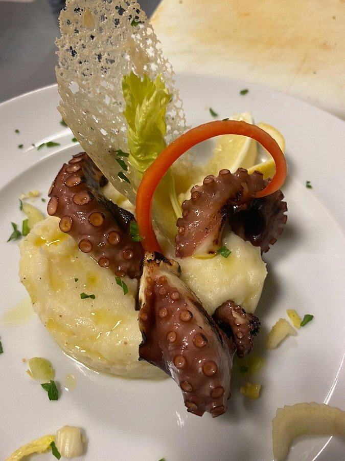 Hostaria dei Campi: polpo arrosto, calzone ripieno e Inter-Siviglia. A voi!