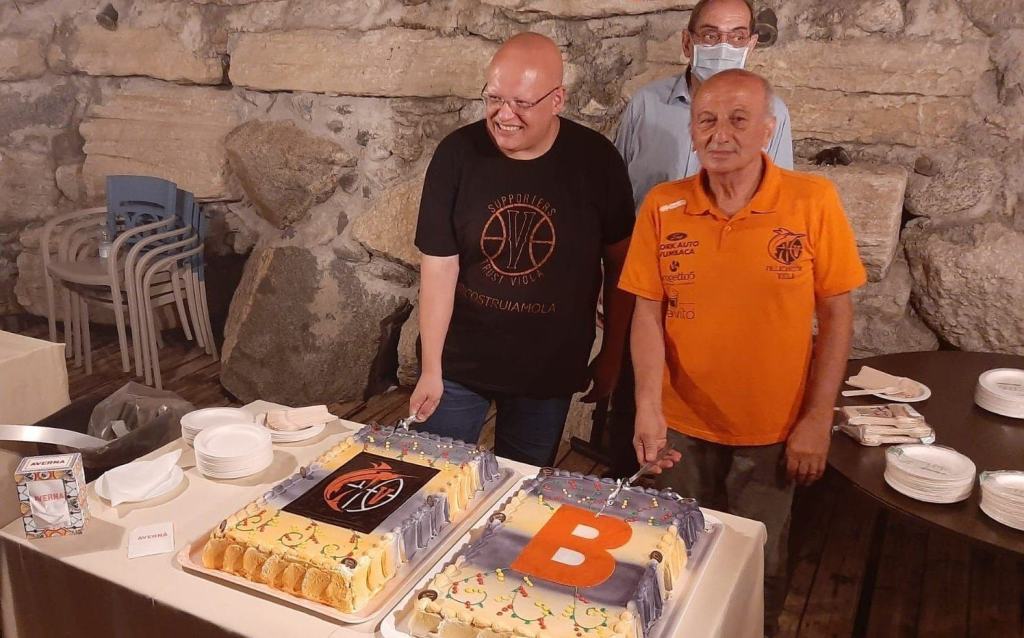 Pallacanestro Viola, la festa per la serie B proietta nel futuro i neroarancio