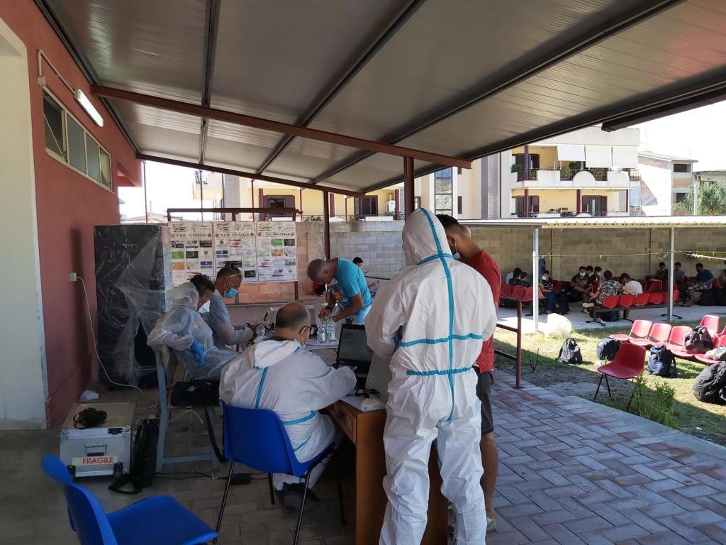Sbarco a Roccella, nel gruppo anche sei minori non accompagnati