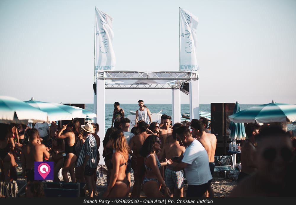 Sunday Beach Party al lido Cala Azul