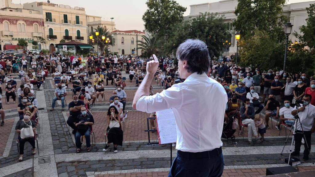 Reggio imbrattata, Falcomatá: ‘Ho deciso di non stampare manifesti. È inutile’