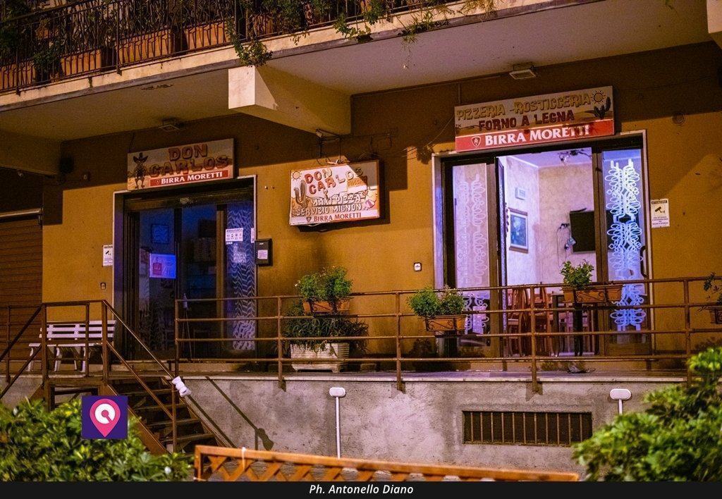Reggio, incendio doloso in una pizzeria della città -FOTO