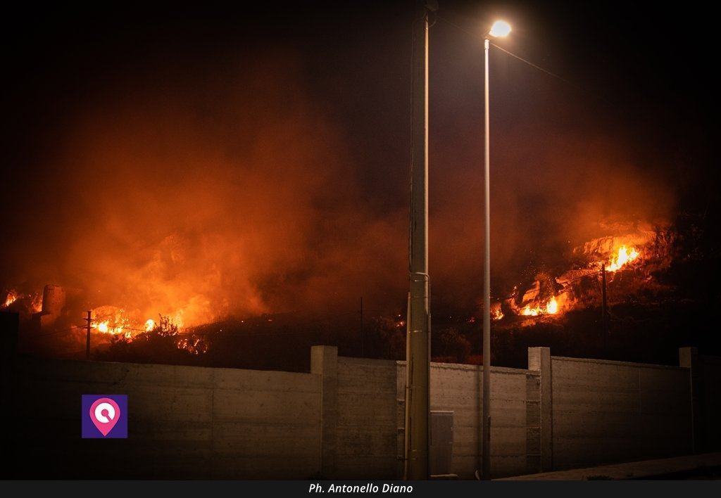 Incendio Lazzaro, l’appello dei cittadini: ’70 giorni di disagi’