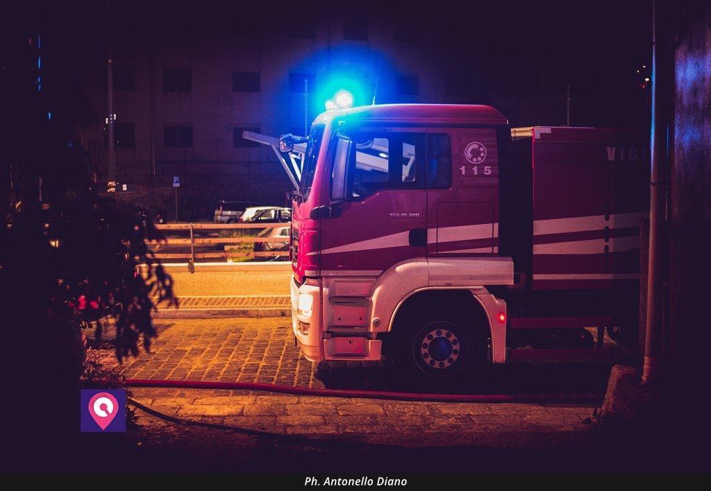Siderno: incendio in un edificio, evacuata una famiglia