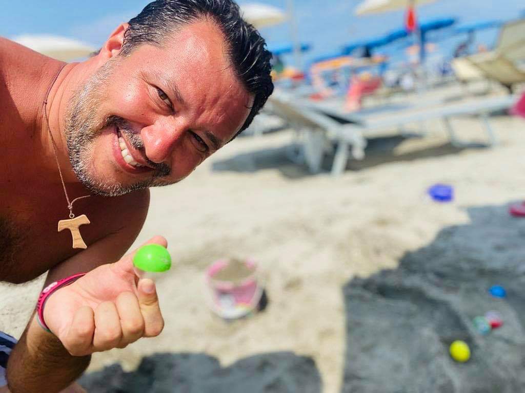Comunali Reggio, centrodestra grottesco: Salvini va al mare e la coalizione aspetta il suo candidato