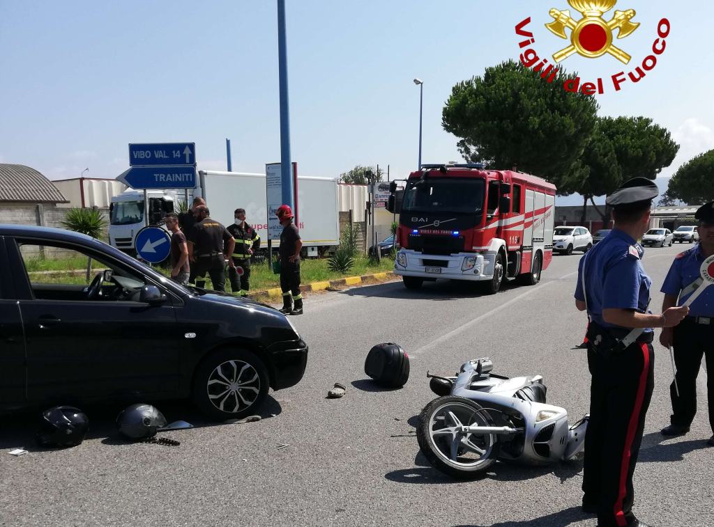 Calabria, scontro auto e moto sulla ex SS 522: un ferito – FOTO