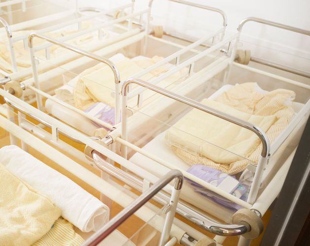 Bimba morta durante il parto al GOM: la denuncia dei genitori