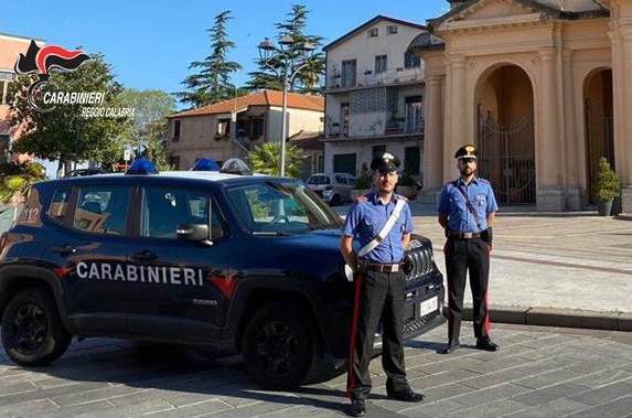 Maltrattamenti in famiglia: arrestato un 34enne in provincia di Reggio