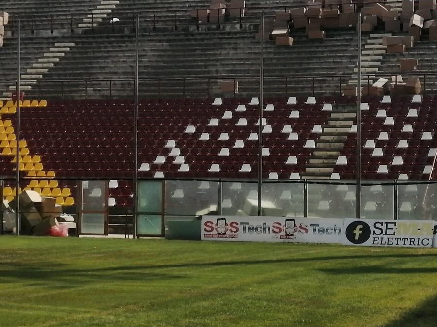 Oreste Granillo: prende colore anche la Curva Sud (foto)