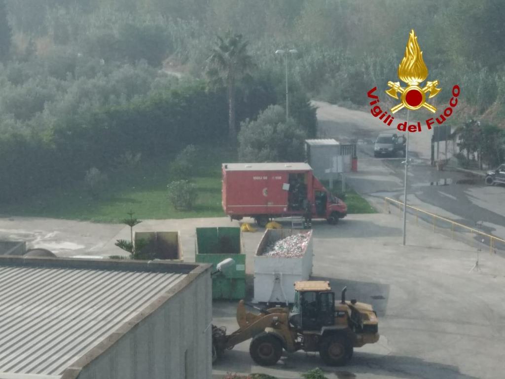 Locri, evacuazione urgente di tutte le scuole: l’ordinanza del sindaco