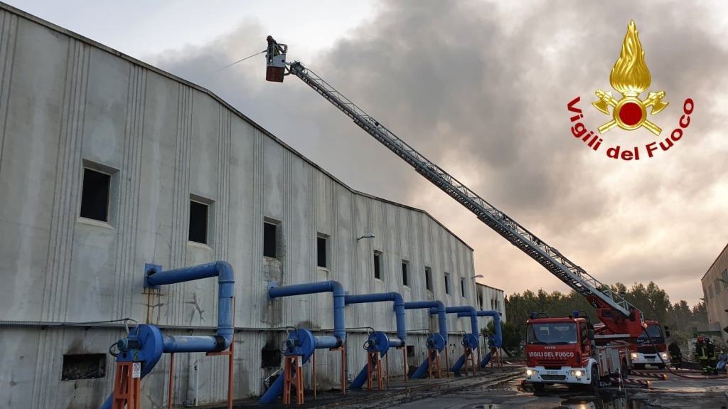 Incendio impianto rifiuti Siderno: prosegue l’attività di monitoraggio Arpacal