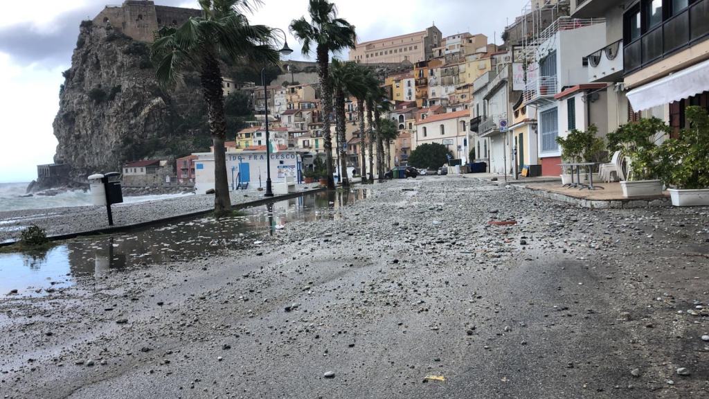 L’autunno è arrivato: a Scilla onde fino a 6 metri – FOTO