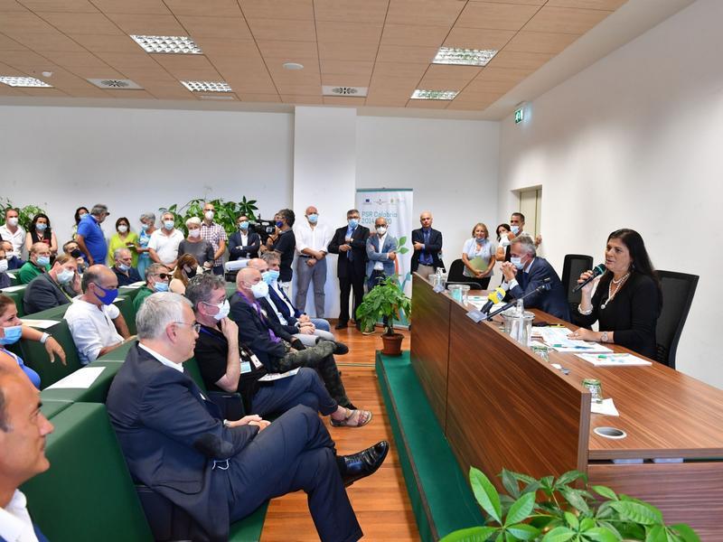 Calabria, presentato il bando agricoltura. Santelli: ‘Credo in questo settore’