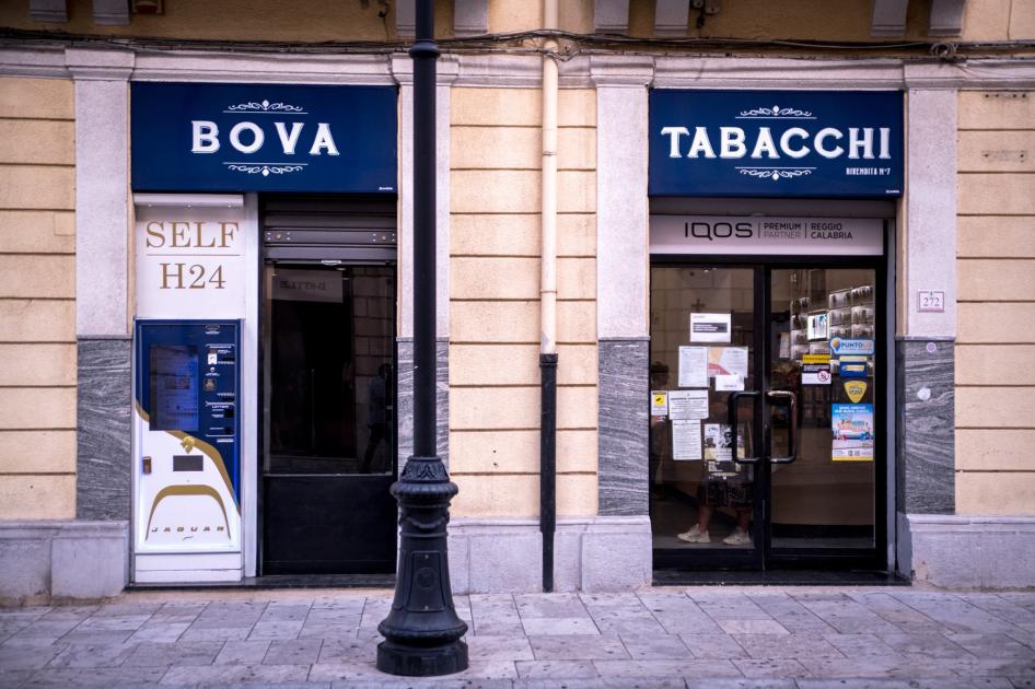 Reggio, nuovi servizi, documenti e visure presso i tabacchini