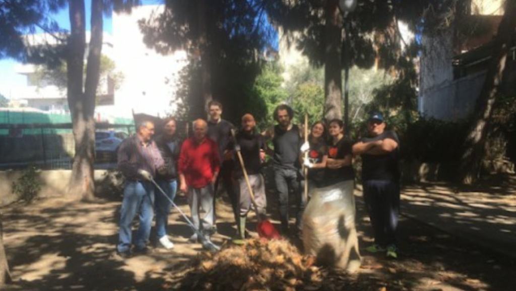 Reggio, associazione Impronte al lavoro per ripulire la villetta del viale Europa