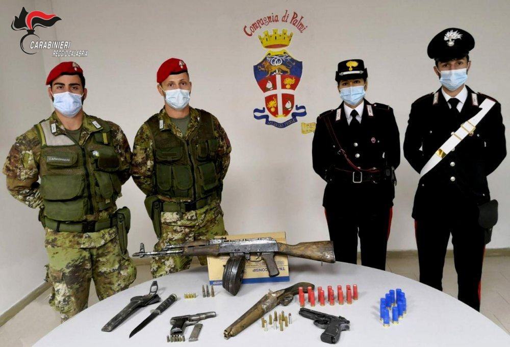 Scoperto vero e proprio arsenale, arrestati padre e figlio nel Reggino