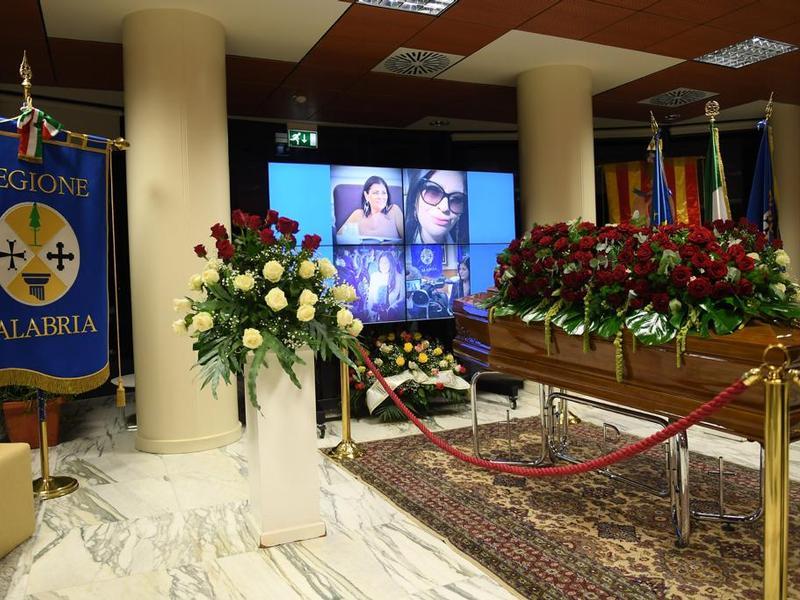 Camera ardente e veglia notturna per il Presidente Santelli