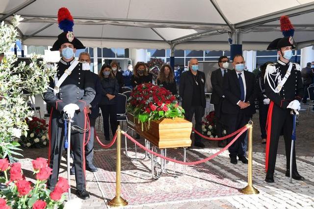 Addio Jole: migliaia di calabresi alla camera ardente per l’ultimo saluto – FOTO