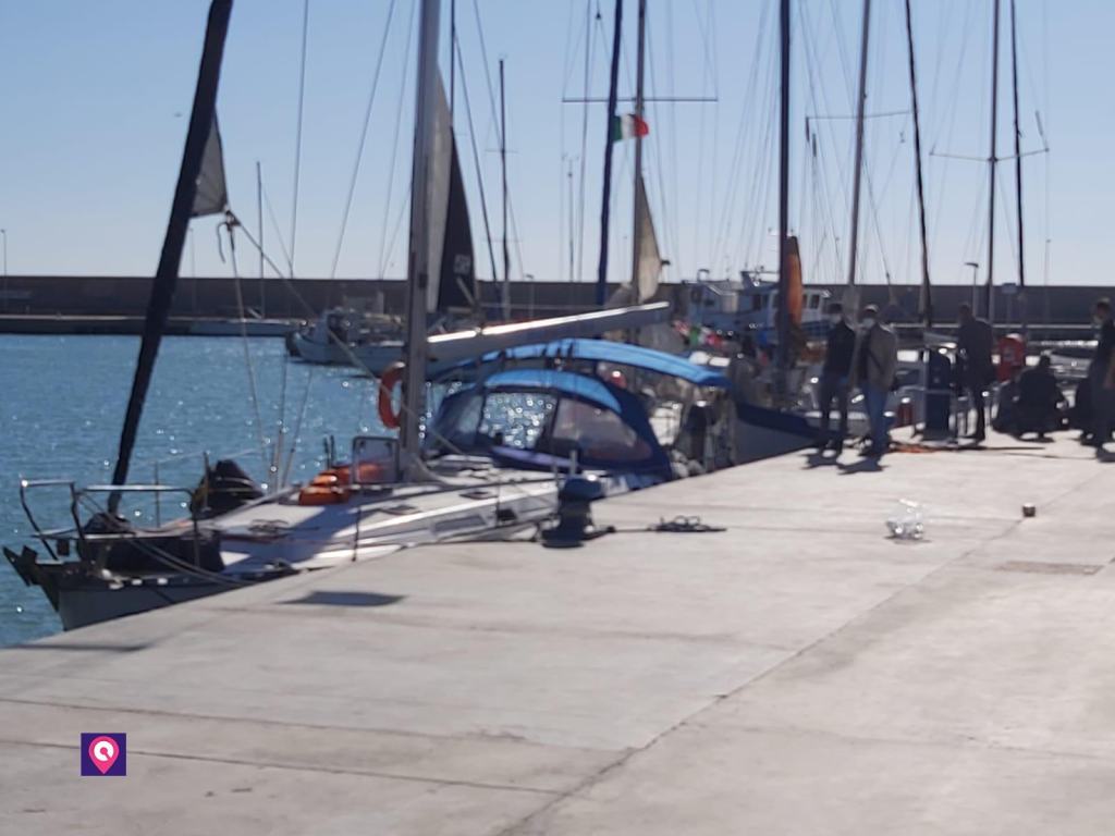 Reggio, 60 migranti sbarcati al Porto. Trasferiti al Palloncino