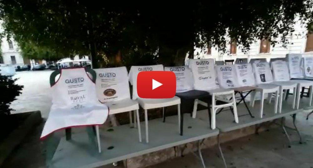 Reggio, sedie vuoti davanti a piazza Italia. Inizia la protesta dei ristoratori