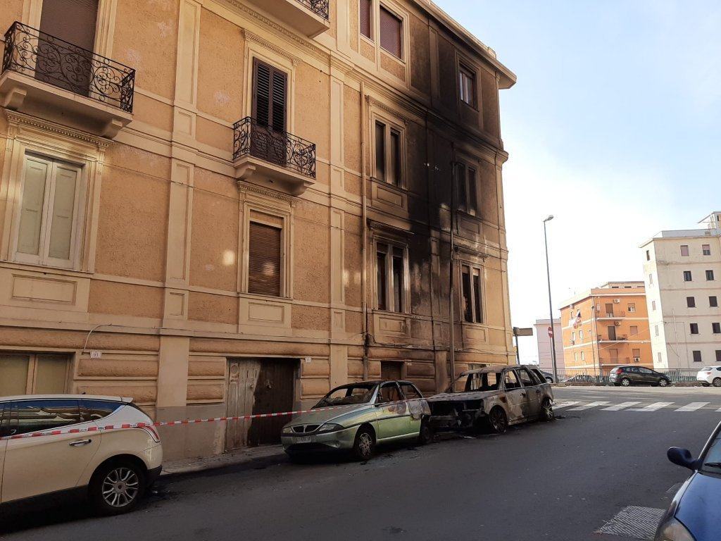 Incendio Auto Reggio Calabria