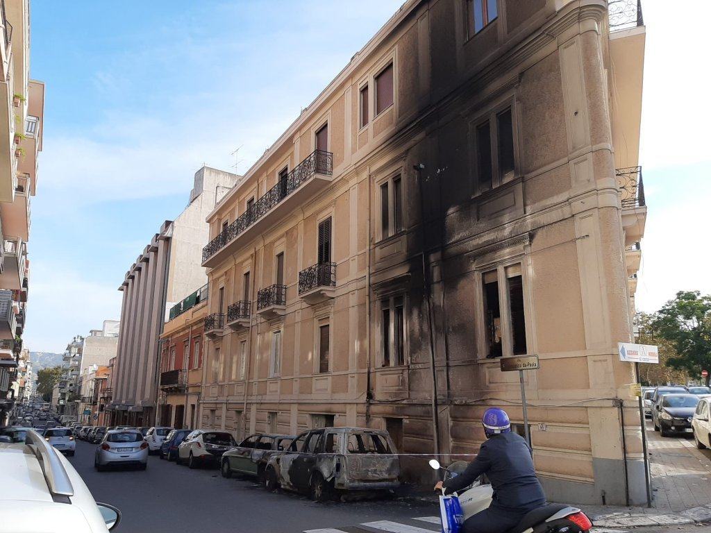 Incendio Auto Reggio Calabria