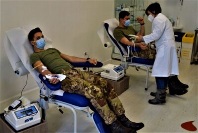 1 Miltari Del 5° Rgt Donano Volontrariamente Il Sangue