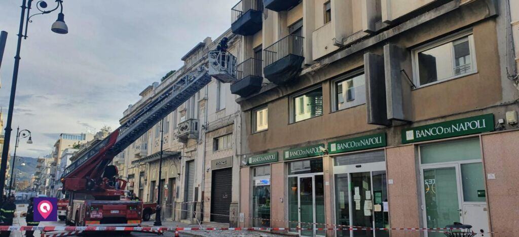 Caduta Cornicioni Corso Garibaldi 3