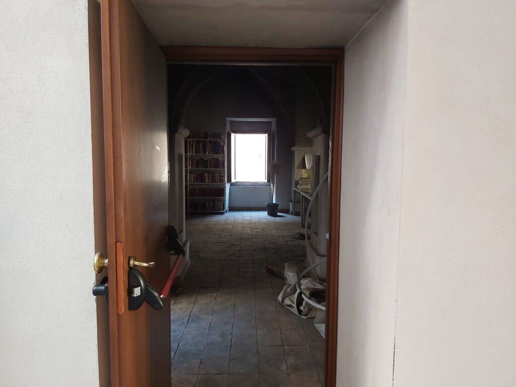 Biblioteca Locri (3)