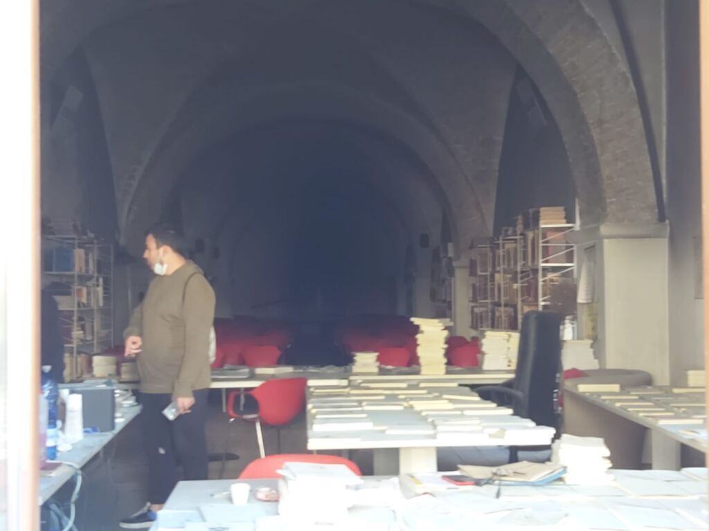 Biblioteca Locri (8)