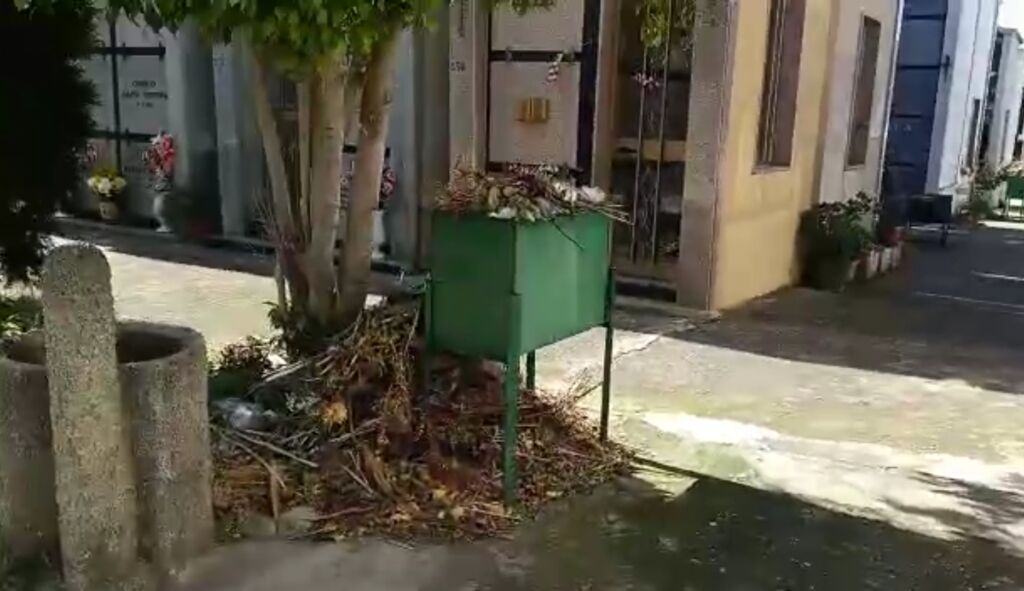 Rifiuti Cimitero Modena 2