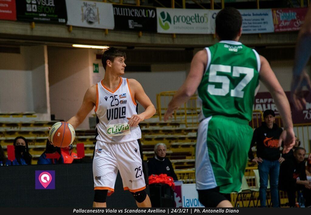 VIOLA AVELLINO (105)