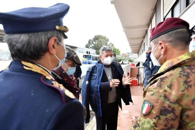 Presidente Spirlì Visita Centro Vaccini Reggio Calabria 1