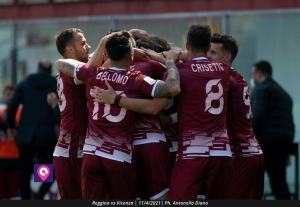 Reggina abbraccio gol