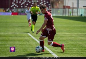 Reggina Situm dribla