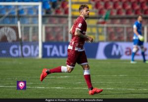 Reggina Menez corsa
