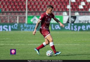 Reggina Denis palla