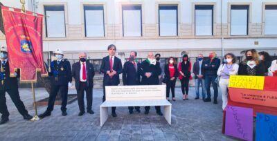 Panchina Bianca Lettera Gramsci Reggio Calabria 1
