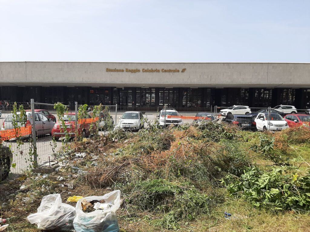 Pulizia Piazza Garibaldi Reggio Calabria 2