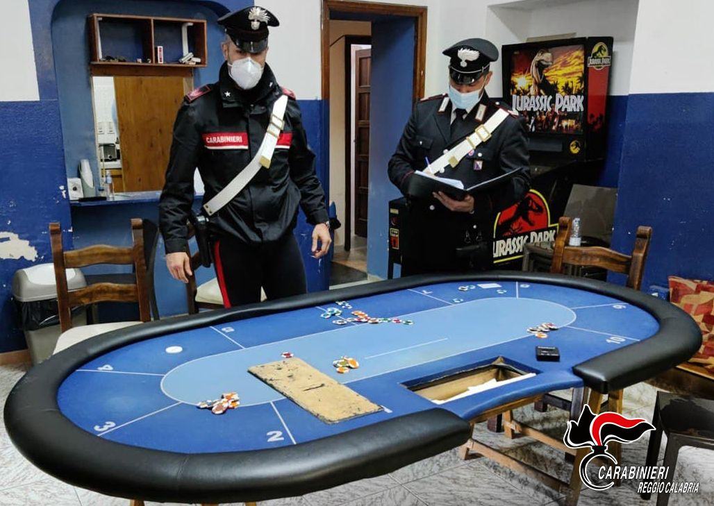 Bisca Clandestina Covid Carabinieri Bianco