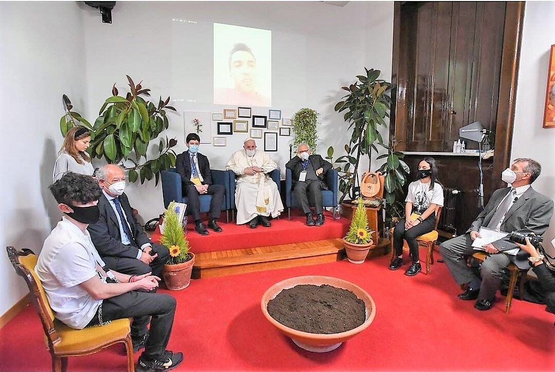 Papa Francesco Studenti Liceo Volta 2