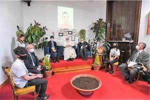 Papa Francesco Studenti Liceo Volta 2