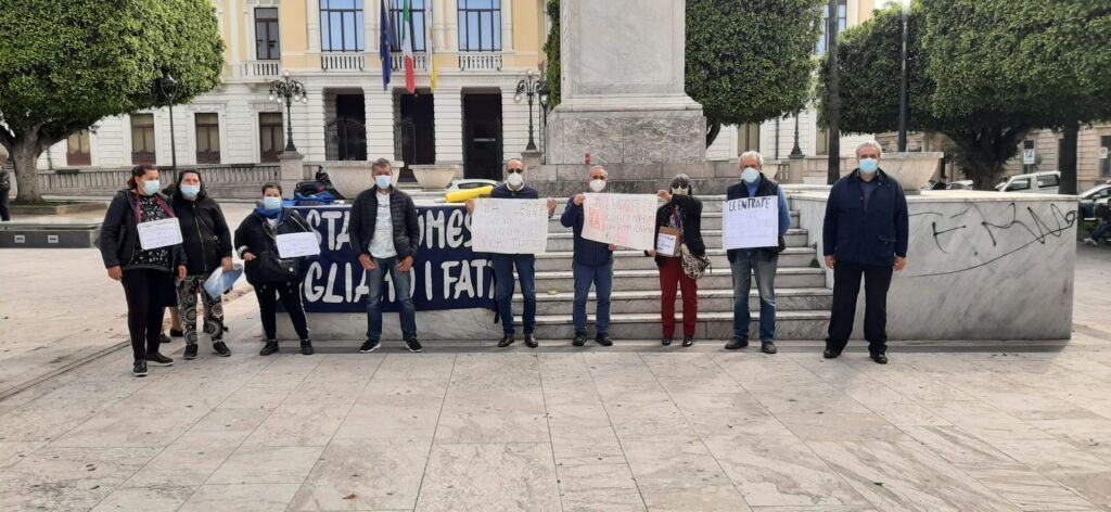Protesta Un Mondo Di Mondi Piazza Italia Reggio Calabria Emergenza Abitativa