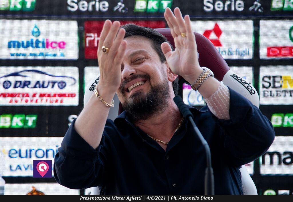 Luca Gallo applauso